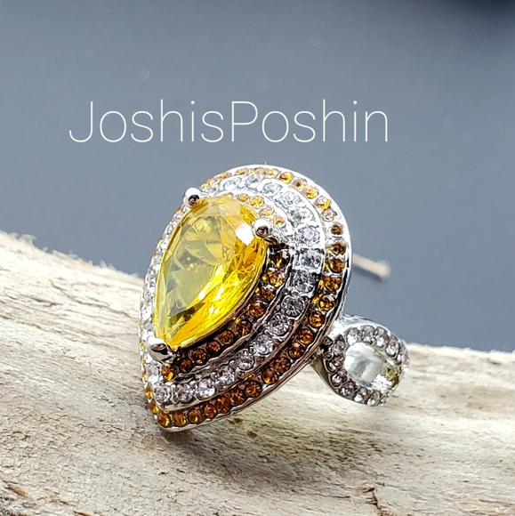 Silver pear shaped canary yellow citrine ring - Picture 6 of 10